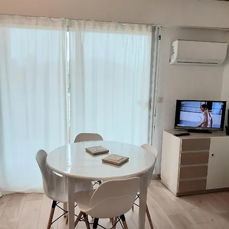 Διαμέρισμα Port *